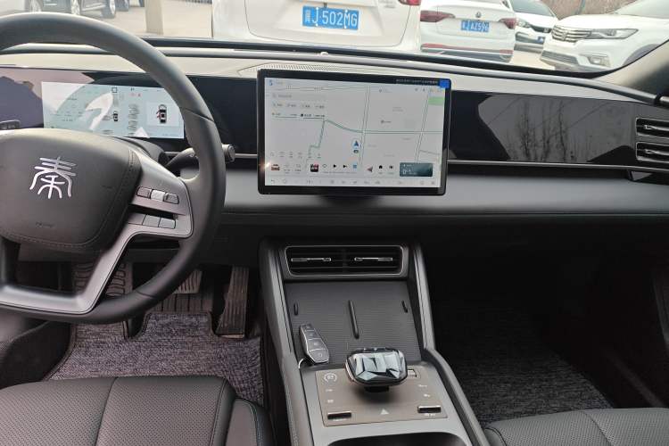 Used BYD Qin L 2025 DM-i Smart Drive 80KM Leading Model