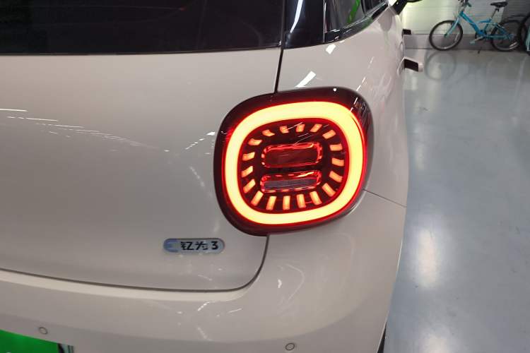 Used  3 2023 505km Pro
