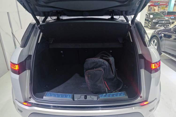 Used Land Rover Range Rover Evoque 2021 Range Rover Velar 249 PS R-Dynamic HSE Luxury Edition