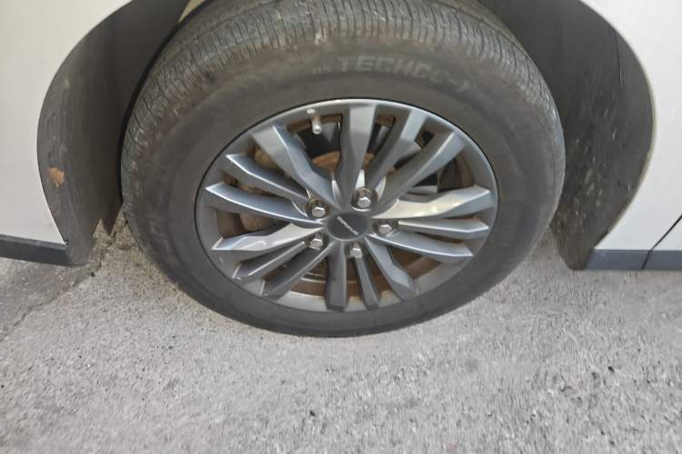 Used SAIC MAXUS EUNIQ 5 2022 Elite Edition Six-Seater
