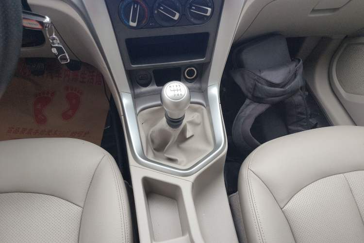 Used Venucia T70 2015 2.0L Manual RuiXiang Edition
