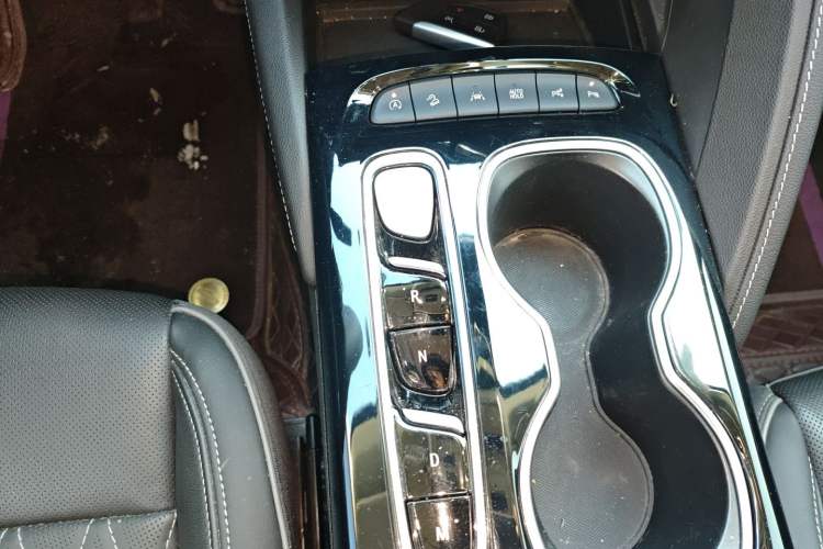 Used Buick Envision 2020 Encore S 652T All-Wheel-Drive Avenir
