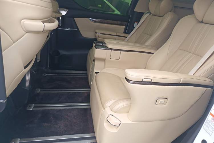 Used Toyota Vellfire 2020 Dual-Engine 2.5L HV Prestige Edition
