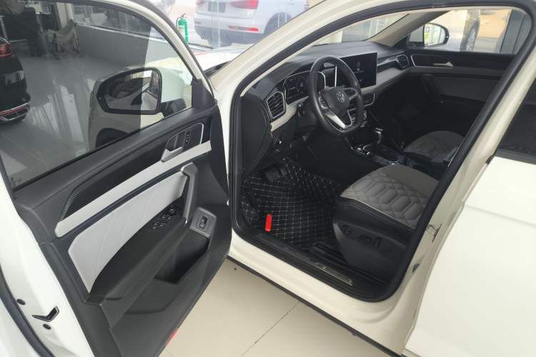 Used Volkswagen Tayron 2023 300TSI Two-Wheel-Drive Luxury Plus Advanced Edition