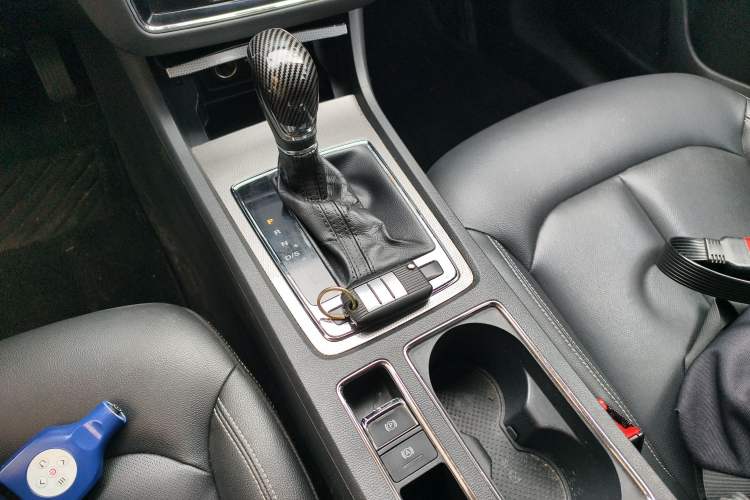 Used Roewe i6 2019 PLUS 1.6L CVT 4G Connected Flagship Deluxe Edition
