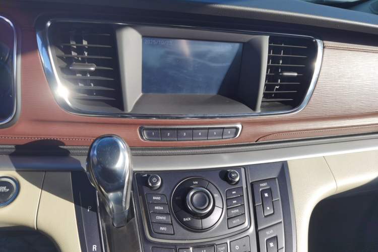 Used Buick GL8 2014 3.0L GT Luxury Business Haoya Edition