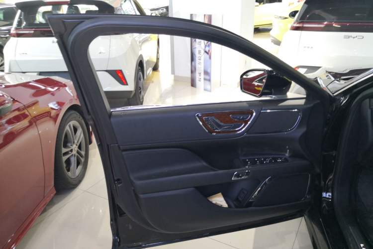 Used Lincoln Continental 2019 2.0T Two-Wheel Drive Luxury Edition China VI Standard
