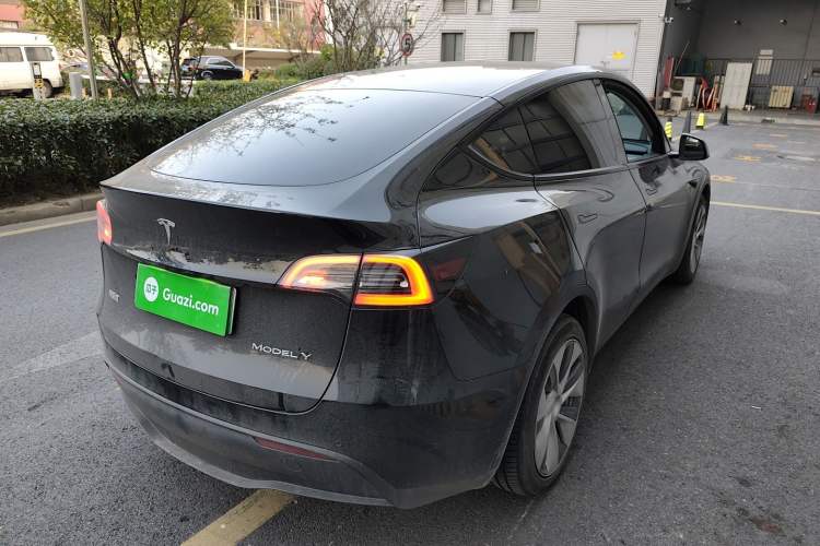 Used Tesla Model Y 2021 Standard Range Rear-Wheel Drive Version
