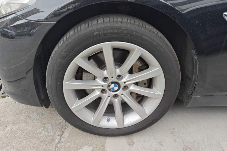Used BMW 5 Series 2014 535Li Leading Model
