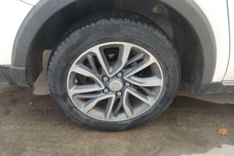 Used Baojun 730 2017 1.5T Manual Fashion Version 7 Seats China V Emission Standard
