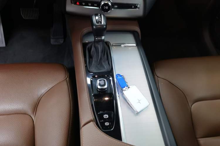 Used Volvo XC90 2019 T5 Zhiyi Edition 7-Seater China V Emission Standard
