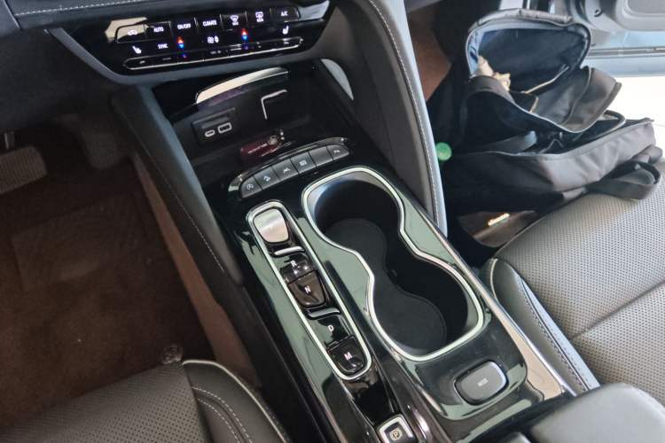 Used Buick Envision 2021 Encore Plus 652T Five-Seat All-Wheel-Drive Luxury Model
