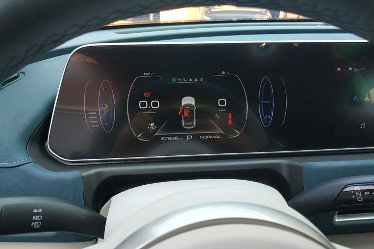 Used ORA Good Cat 2023 401 km Standard Range Comfort Version Lithium Iron Phosphate