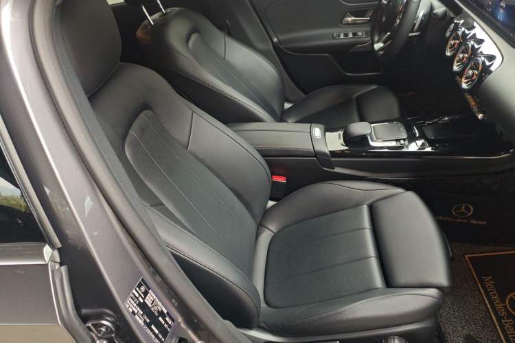 Used Mercedes-Benz A-Class 2022 Restyled A 200 L Sport Sedan Fashion Version
