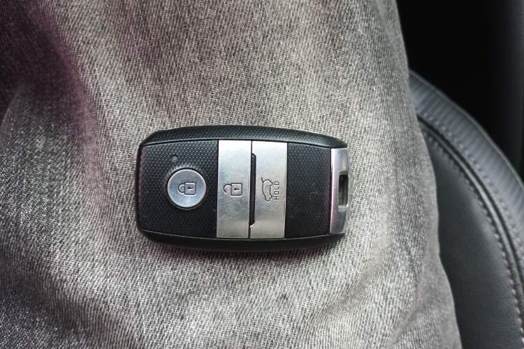 Used Kia Sportage R 2015 2.0L Automatic Two-Wheel Drive DLX Model