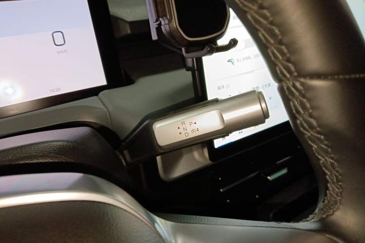 Used AION Y 2024 Younger