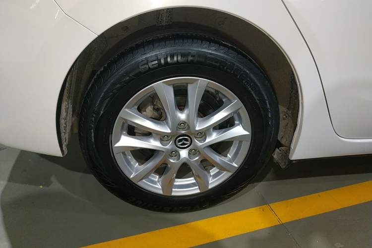 Used Mazda Mazda 3 Axela 2017 Sedan 1.5L Manual Comfort Model Emission Standard China V
