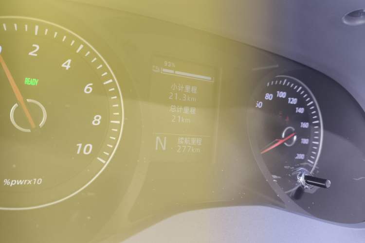 Used Wuling Yangguang 2024 300KM Comfort Version Passenger Van 75kW
