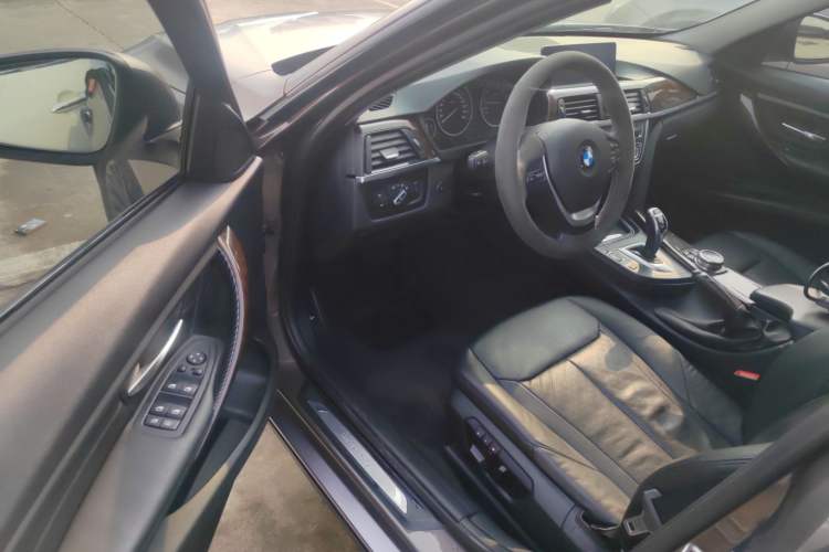 Used BMW 3 Series 2014 320Li Luxury Design Package
