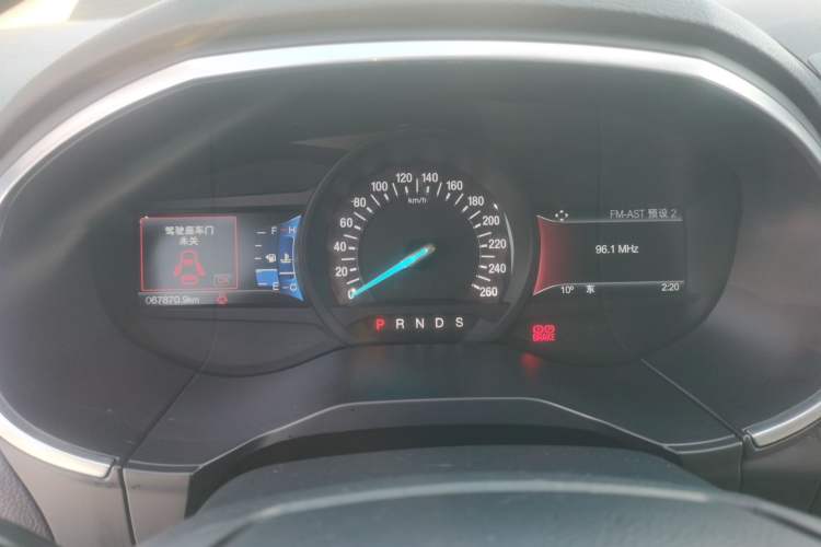 Used Ford Edge 2017 EcoBoost 245 Two-Wheel-Drive Sporty 7-Seater
