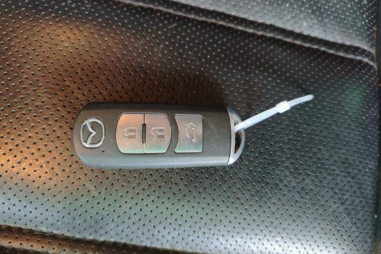 Used Mazda Atenza 2014 2.0L Blue Sky Luxury Edition
