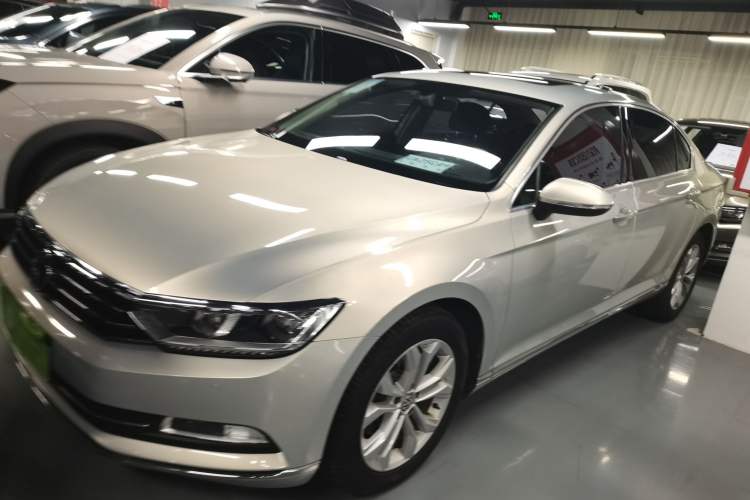 Used Volkswagen Magotan 2018 Facelift 330TSI DSG Luxury Model
