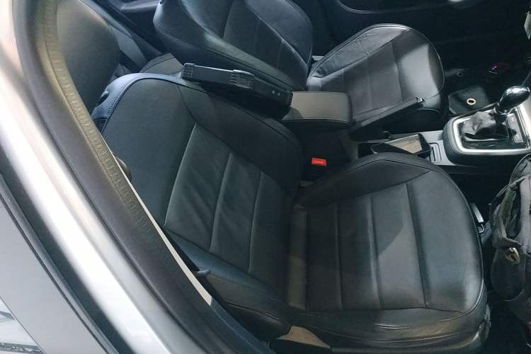 Used Volkswagen Lavida 2013 Restyled Classic 1.6L Automatic Comfort Edition
