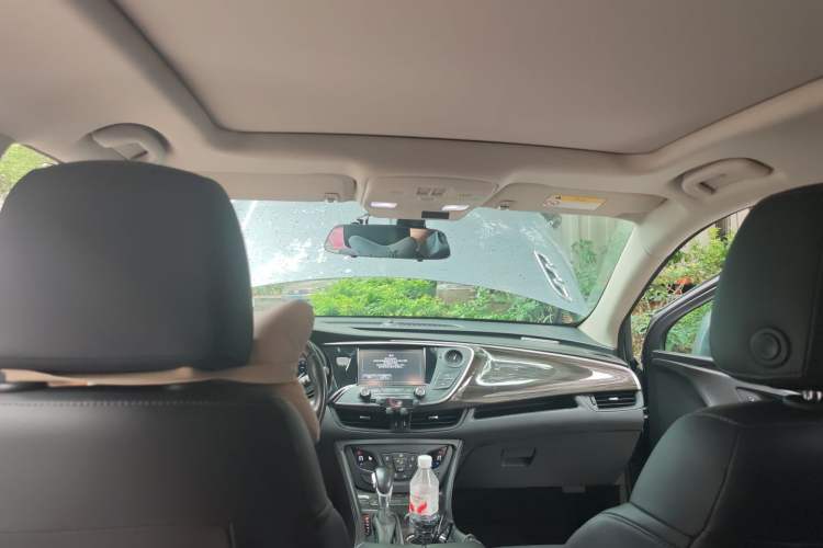 Used Buick Envision 2018 20T Two-Wheel-Drive Elite Model
