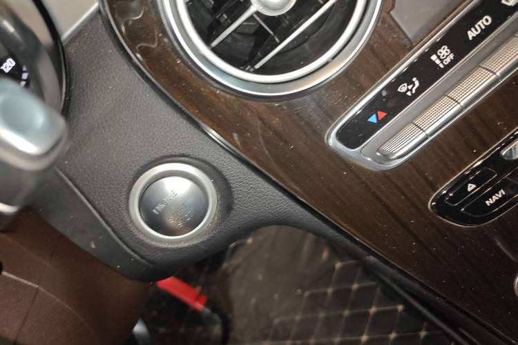 Used Mercedes-Benz GLC 2019 GLC 260 L 4MATIC Dynamic Model