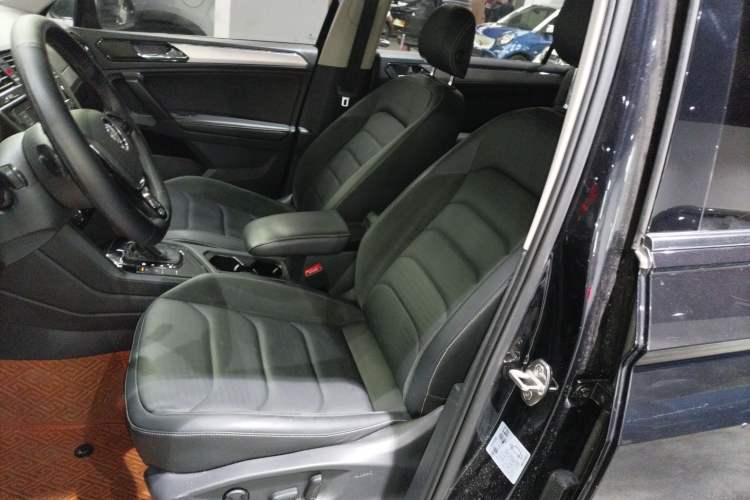 Used Volkswagen Tiguan L 2018 Revised Version 330TSI Automatic Two-Wheel Drive Comfort Edition