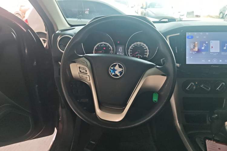 Used Venucia T70 2015 2.0L CVT Smart Choice Edition