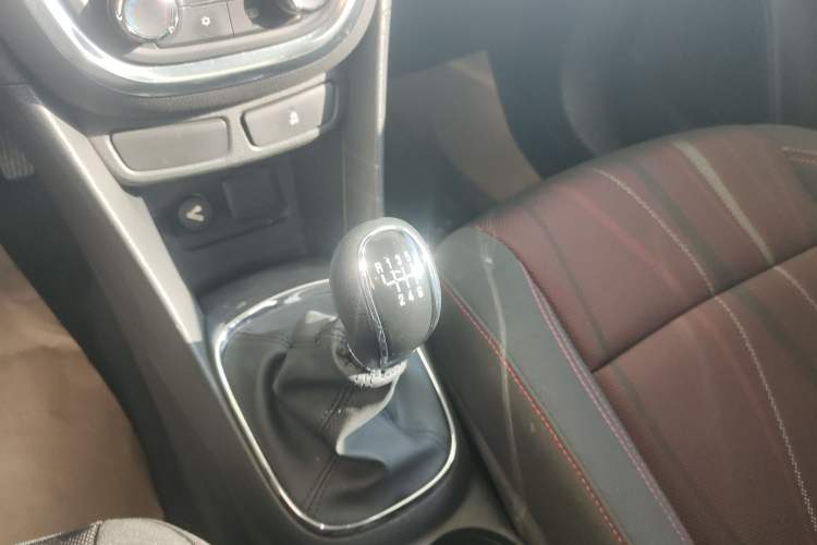 Used Buick Encore 2015 1.4T Manual Two-Wheel Drive Urban Advanced Model