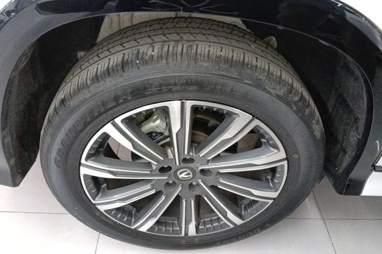 Used Changan CS75 PLUS 2024 3rd Generation Champion Edition 2.0T Intelligent Drive Performance Model
