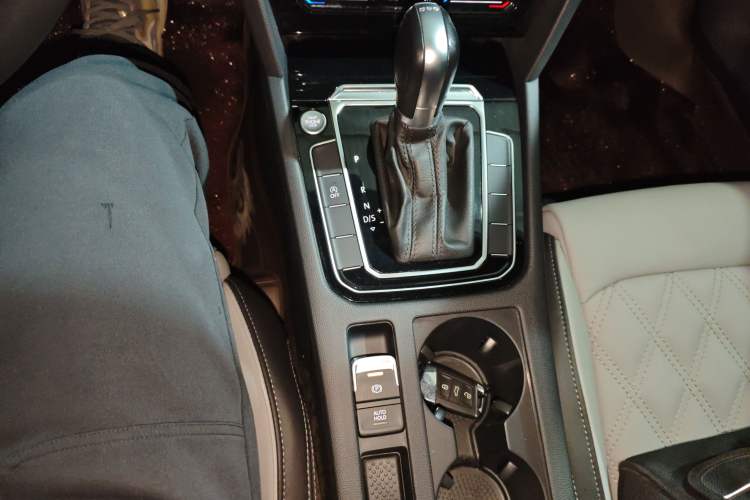 Used Volkswagen Magotan 2023 2 Million Units Limited Edition 330TSI DSG Leading Version
