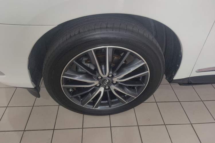 Used Infiniti QX60 2016 2.5 S/C Hybrid Two-Wheel-Drive Excellence Edition China V Standard