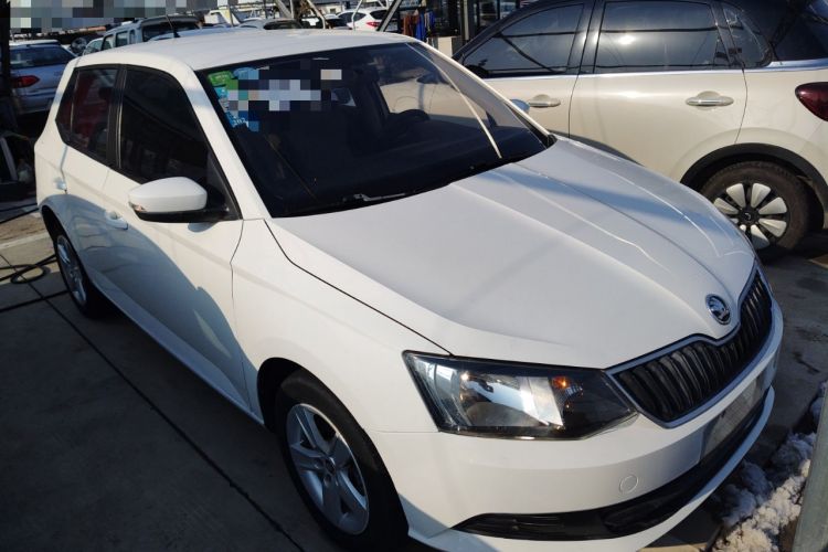 Used Skoda Fabia 2016 1.4L Automatic Car Enjoy Edition

