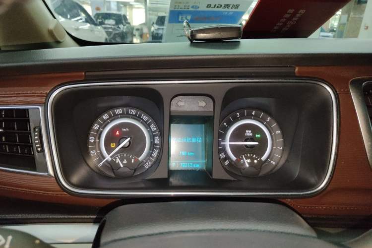 Used Buick GL8 2018 28T Luxury Model China VI Standard