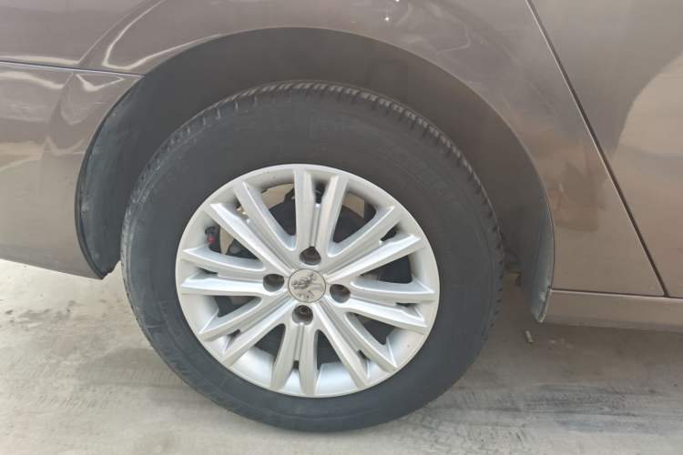 Used Peugeot 301 2014 1.6L Manual Comfort Edition