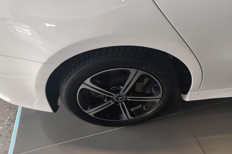 Used Mercedes-Benz A-Class 2022 Revised Version A 200 L Sport Sedan Fashionable Style
