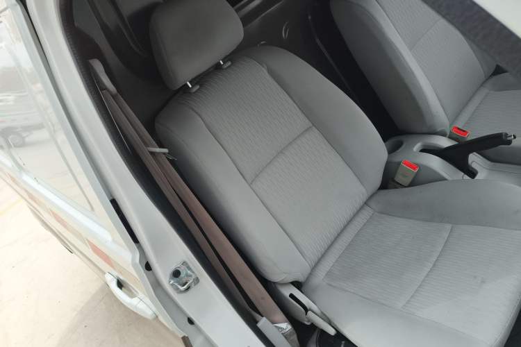 Used Jinbei New Hiace X30L 2019 1.5L Van Wealth Edition China VI SWC15M
