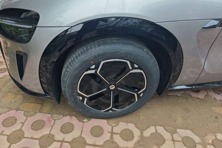 Used  YU7 2025 Ultra-Long Range Rear-Wheel Drive Version
