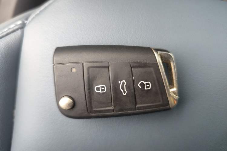 Used Volkswagen Tharu 2024 300TSI Two-Wheel-Drive Moon Luxury Edition
