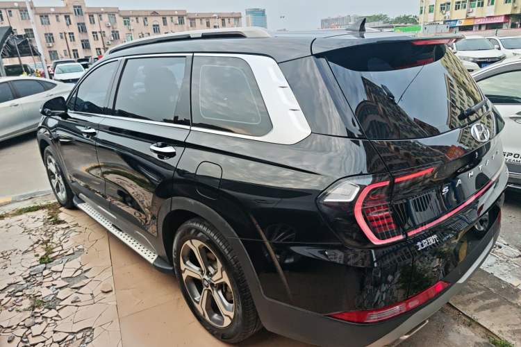 Used Hyundai Santa Fe 2023 Traveler 380T GDi Automatic Two-Wheel Drive GLX Elite Edition
