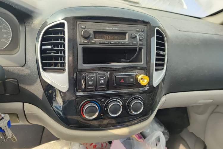 Used FORTHING Lingzhi 2016 M3L 1.6L 7-Seater Comfort Model