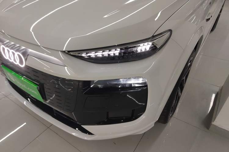 Used Audi Q6L e-tron 
