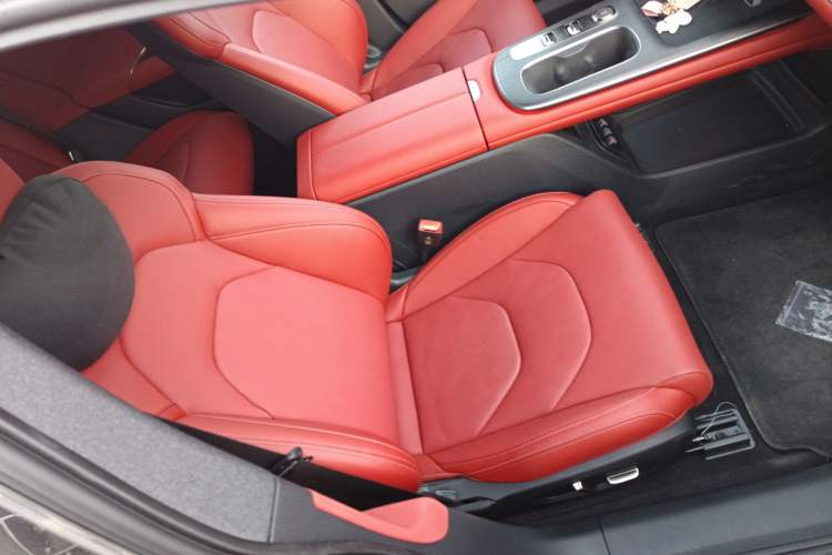 Used  SU7 2024 Rear-Drive Standard Founder Edition
