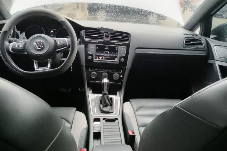 Used Volkswagen Golf 2016 1.4TSI Automatic R-Line