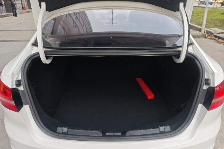 Used Ford Escort 2015 1.5L Automatic Fashion Model
