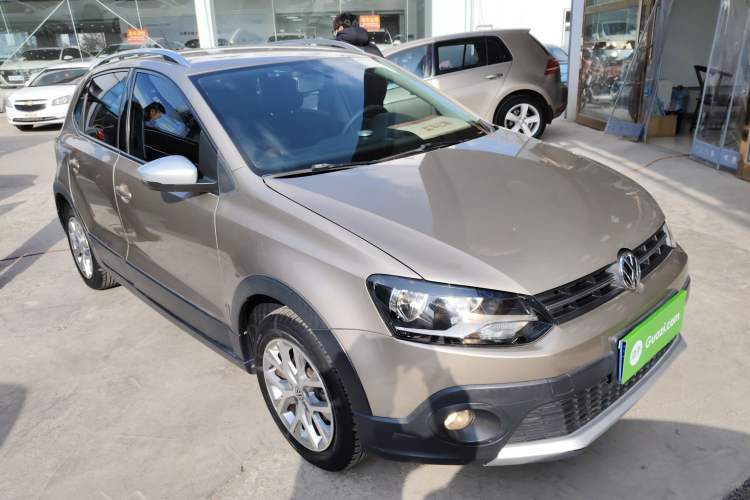 Used Volkswagen Polo 2016 1.4L Cross Polo Automatic
