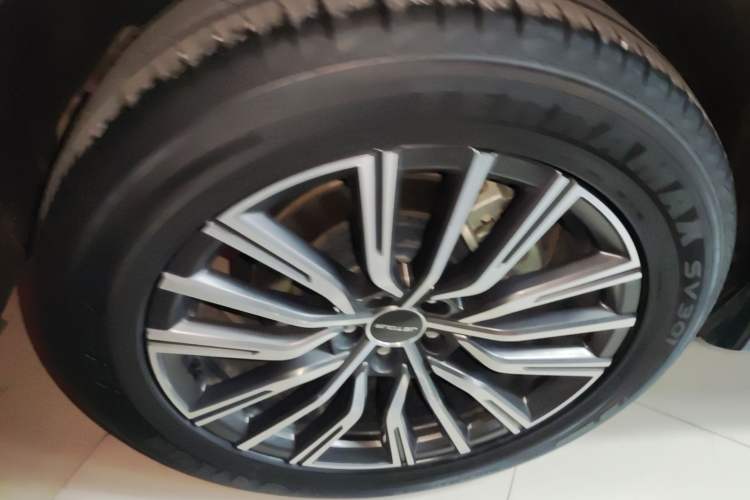 Used JETOUR X70 PLUS 2023 1.6T DCT Stronger 5-Seater
